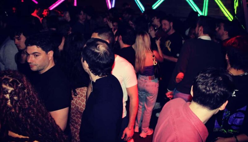 Paris: Latin Quarter Guided Pub Crawl to Bars and Clubs - Exclusive Drink Deals and Free Shots for Weekday Visitors