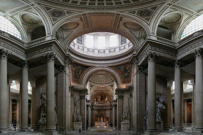 Paris Latin Quarter & Left Bank - History Walk (Small Group Tour) - Visiting the Roman Arena at Arenes de Lutece