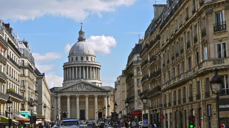 Paris Latin quarter: Private walking tour with a local guide - Visiting the Pantheon and Luxembourg Gardens