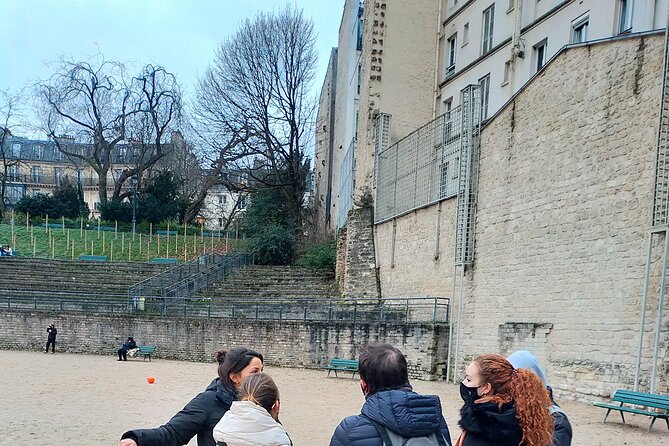 Paris Latin Quarter Walking Tour plus Seine River Cruise Option - Logistics: Meeting Point and Accessibility