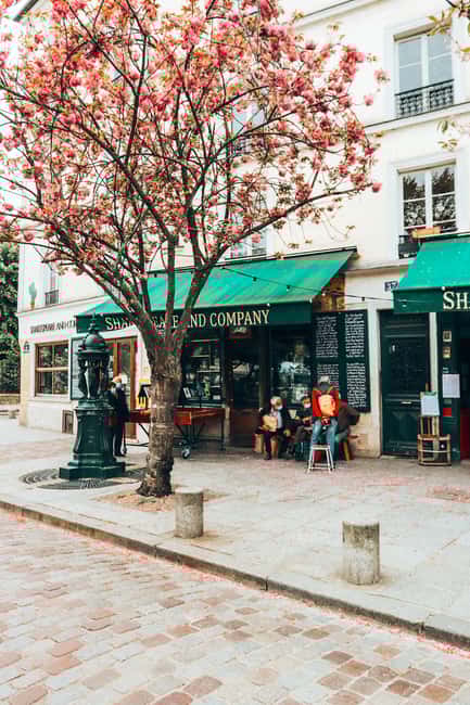 Paris: Latin Quarter Walking Tour w/ Notre Dame Assist Entry - Visiting Shakespeare and Company: A Literary Landmark