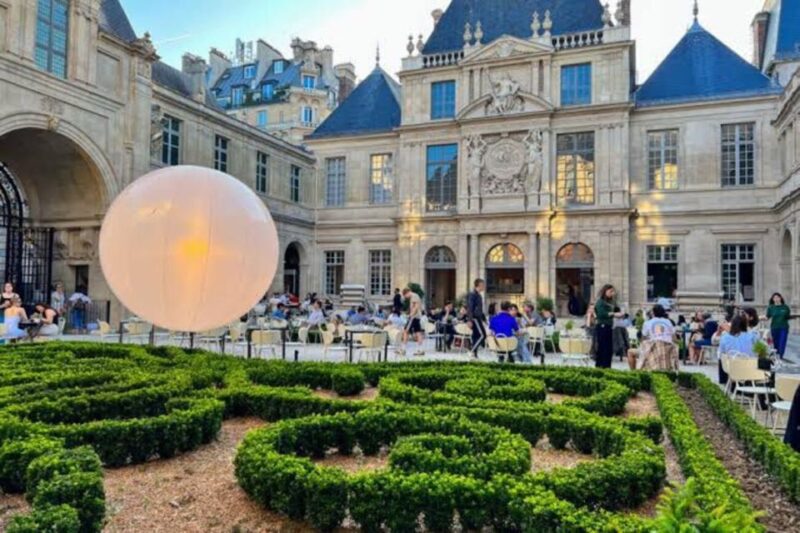 Paris: Le Marais District Guided Walking Tour - The Atmosphere and Pacing of the Tour