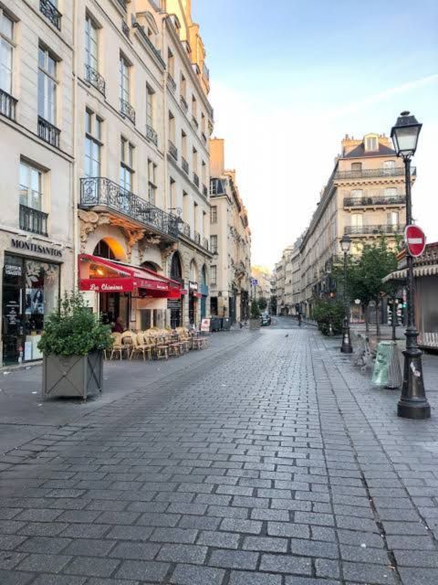 Paris: Le Marais District Guided Walking Tour - Logistics and Booking Flexibility