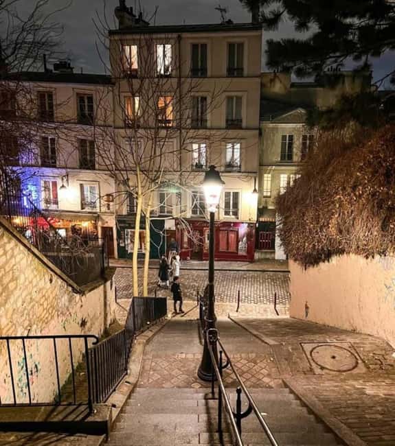 Paris: Le Marais District Guided Walking Tour with Coffee - Iconic Landmarks: From the Hôtel de Ville to the Musée Picasso