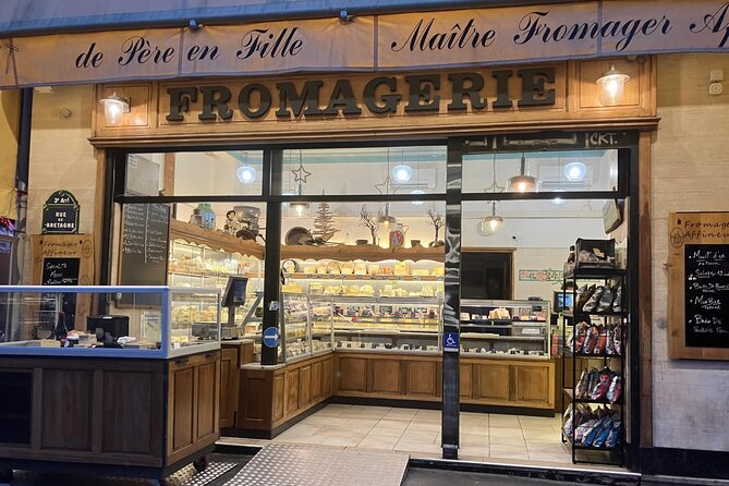 Paris: Le Marais District Guided Walking Tour with Tastings - Savoring French Cuisine at Breizh Café