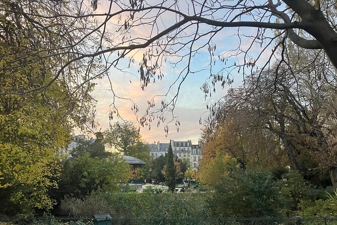 Paris: Le Marais District Guided Walking Tour with Tastings - Logistics and Accessibility