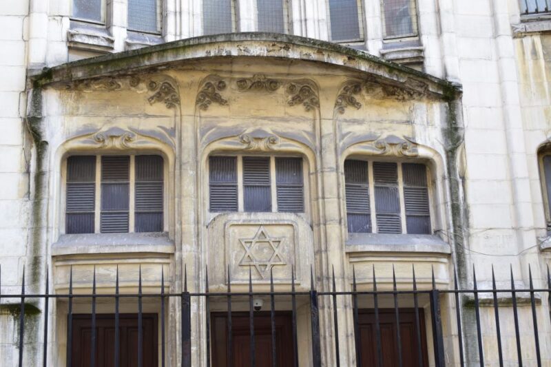 Paris: Le Marais District Jewish History Guided Walking Tour - Strolling Rue des Rosiers and Jewish Cultural Life