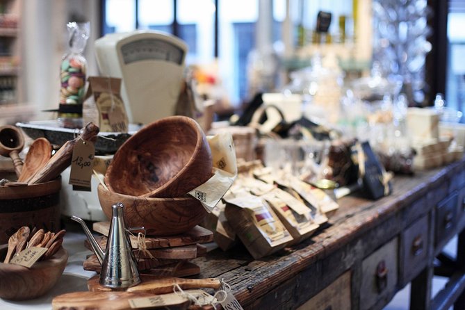 Paris Le Marais District Original Food and Wine Tasting Tour - Exploring Landmarks: Hôtel de Ville and St Paul’s Church