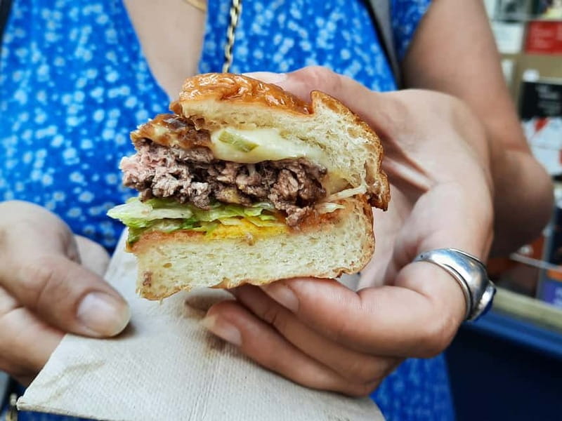 Paris: Le Marais Guided Food Tour with Tastings - Pacing and Physical Considerations During the Tour