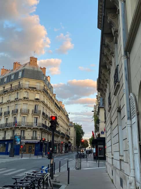 Paris: Le Marais Pastry Walking Tour with Tastings - The Guide’s Approach and Local Insights
