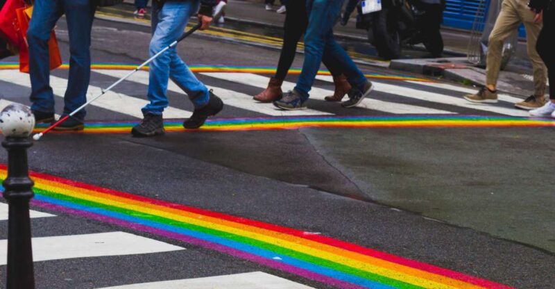 Paris: Le Marais Walking Tour - Exploring the Impasse des Crossbowmen and the Library of Paris