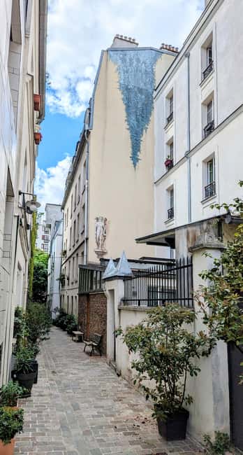 Paris: Learn the Art of Cocktails playing an Immersive Game - Navigating the Sensory Exploration Game