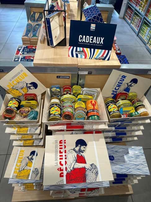 Paris Left Bank: Small-Group Gourmet Walking Tour - Visiting a Boutique Perfumery with 18th-Century Heritage