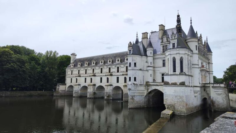 Paris: Loire Valley castles and private, guided gourmet experiences - Luxury and Comfort in Private Transportation
