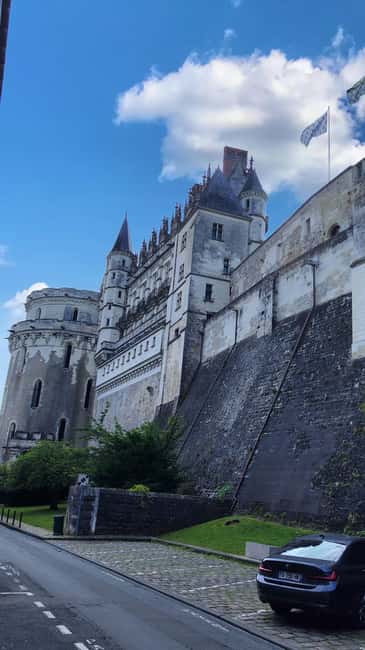 Paris: Loire Valley castles and private, guided gourmet experiences - The Guide: Lively Stories and Local Secrets