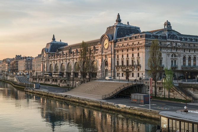 Paris Louvre and Orsay Museums Masterpieces Private Day Tour - Navigating the Louvre with a Smart Art Strategy