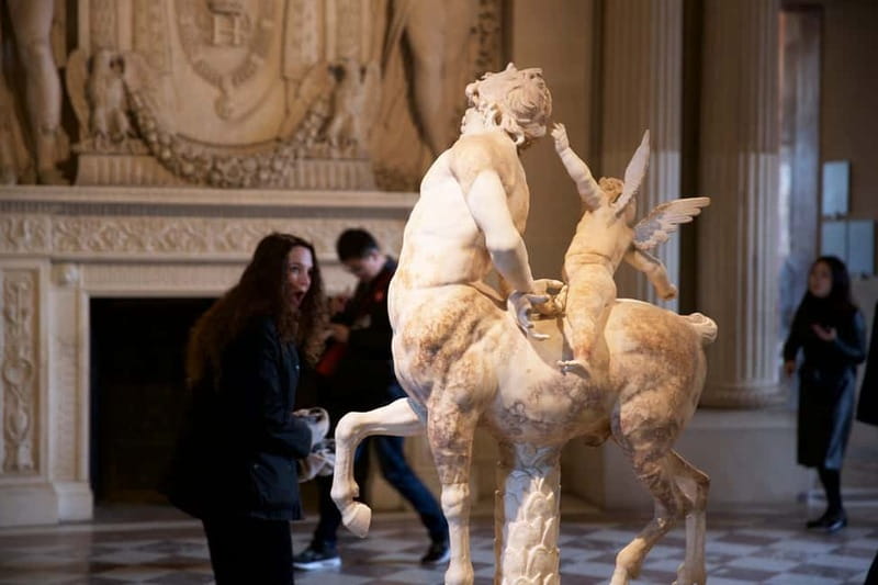 Paris: Louvre Last Entry or Morning Tour with Entry Ticket - Inside the Mona Lisa Room: The Crowds and the Peace