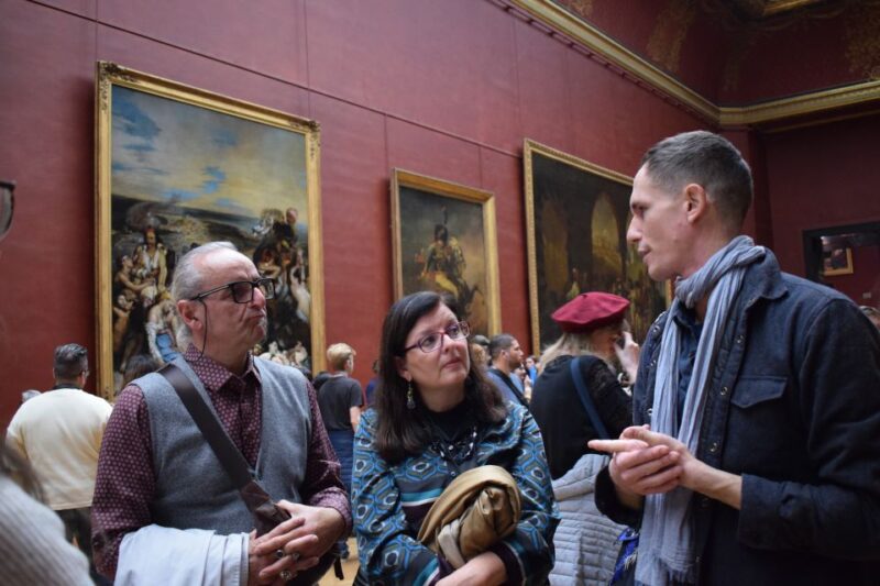 Paris: Louvre Masterpieces Tour with Pre-Reserved Tickets - The Benefits of a Small-Group Experience
