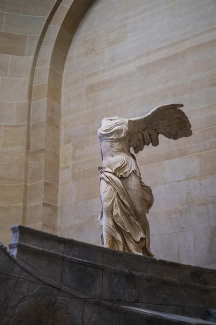 Paris: Louvre Masterpieces Tour with Pre-Reserved Tickets - Meeting Point and Practical Tips