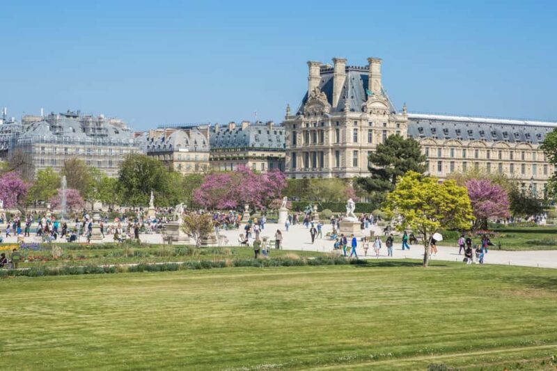 Paris: Louvre Museum Access with Host and Hop-On Hop-Off Bus - Comparing Similar Experiences