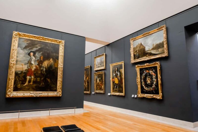 Paris: Louvre Museum First Entrance with host to Mona Lisa - Navigating the Louvres Extensive Collection