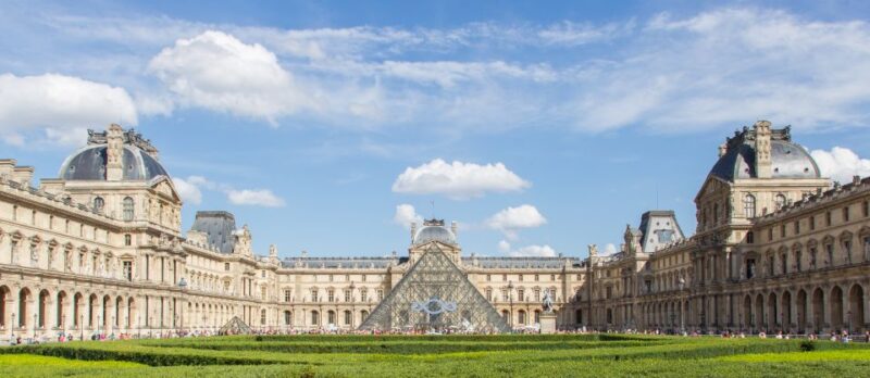 Paris: Louvre Museum Masterpieces Tour with Reserved Access - Practical Details: Meeting Point and Logistics