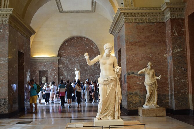 Paris Louvre Museum Private Guided Tour with Pre-Reserved Tickets - The Guide: Knowledgeable and Engaging