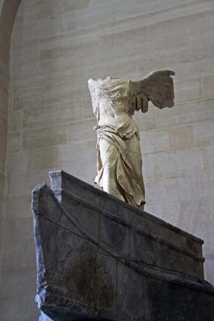 Paris: Louvre Museum Skip-the-Line Guided Tour - The Coffee and Croissant Start in the Historic Quarter