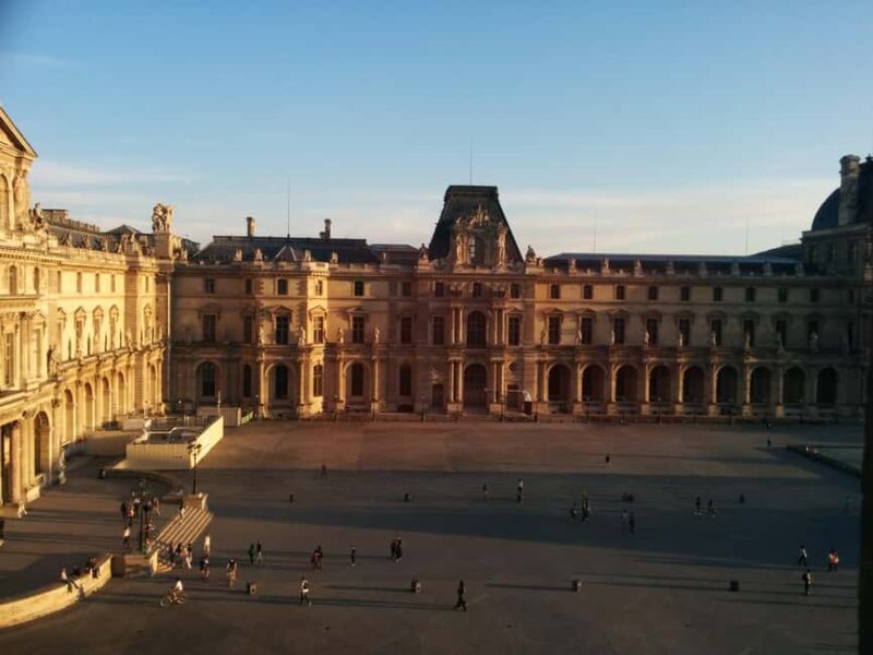 Paris: Louvre Museum Skip-the-Line Guided Tour with Artist - Personal Interaction with Art and Learning