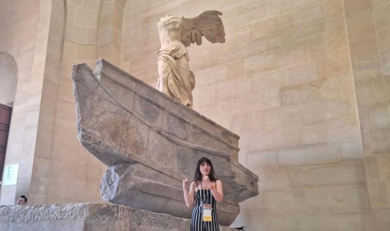 Paris: Louvre Museum Skip-the-Line Guided Tour with Artist - Practical Details: Group Size, Accessibility, and Comfort