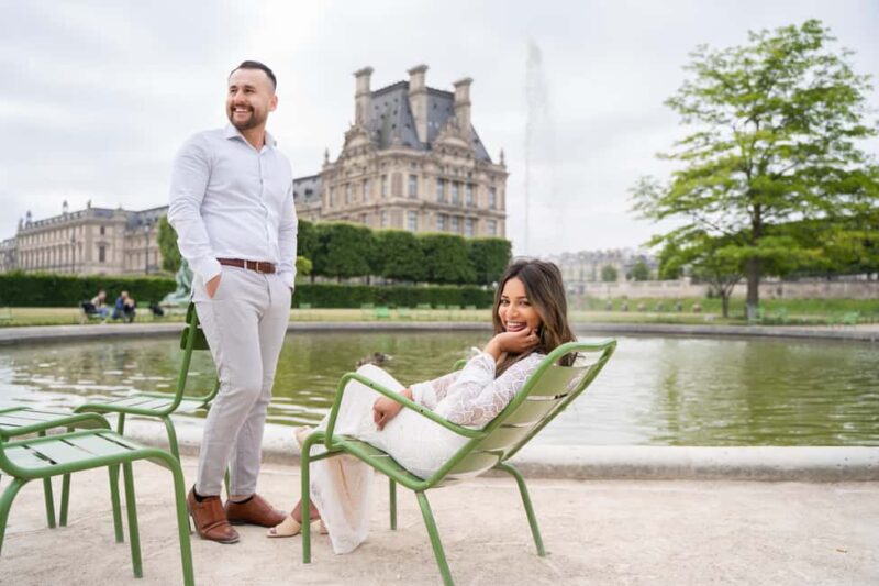 Paris: Louvre photoshoot or Seine bridges Eiffel Tower walk - Paris Seaside Icons and Scenic Photo Walks