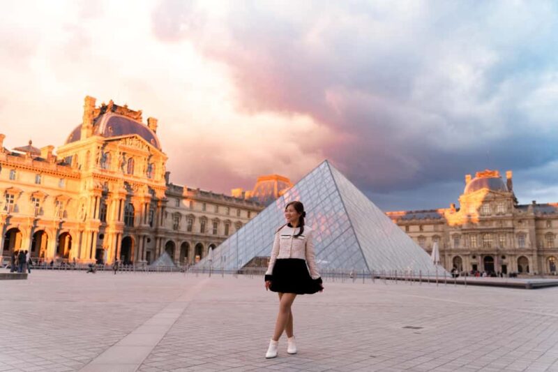 Paris: Louvre photoshoot or Seine bridges Eiffel Tower walk - Why This Photoshoot Stands Out in Paris