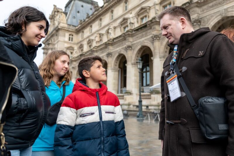Paris: Louvre Private Family Tour for Kids + Reserved Entry - Key Points