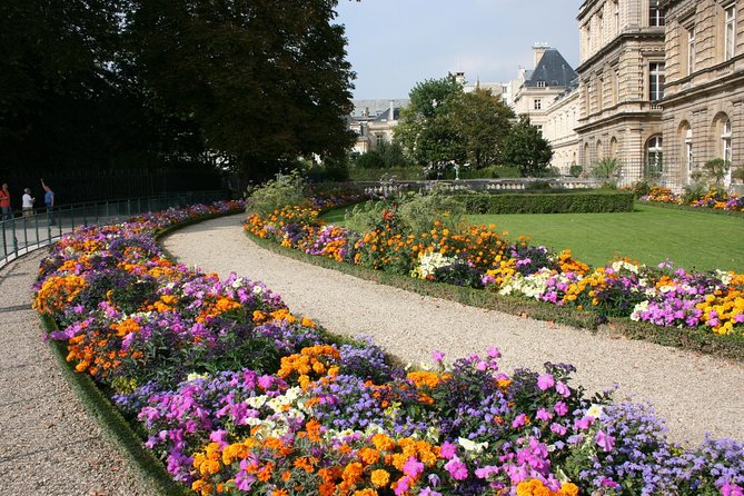 Paris Luxembourg Gardens Highlights Small-Group Walking Tour - Introduction to the Luxembourg Gardens and Palace