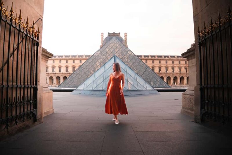 Paris: Luxury Photoshoot near the Eiffel Tower Photos in 24H - What You Receive: 20 Edited Photos in 24 Hours