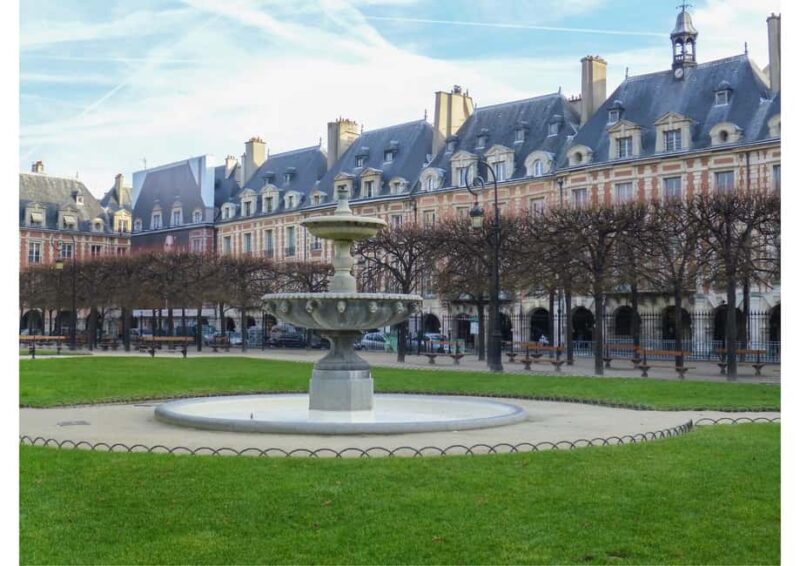 Paris: Marais Contemporary Art Galleries with an artist - The Personal Stories Behind the Artworks