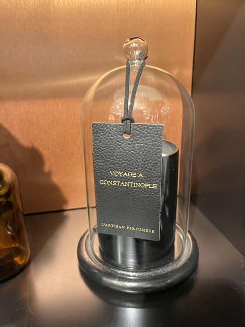 Paris: Marais District Perfume Private Walking Tour - Exploring the Perfume Boutiques and Ateliers