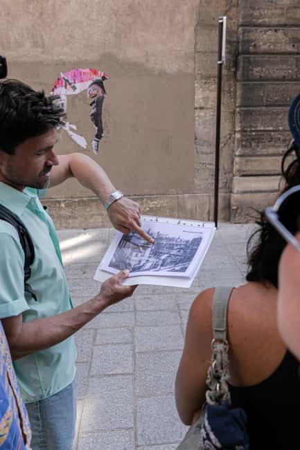 Paris: Marais Wine Tasting and Walking Tour - Logistics: Easy Meeting Point and Small Group Setting