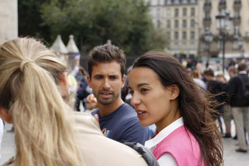 Paris: Marais without crowds. Guided Tour. - The Role of the Guides and Their Stories