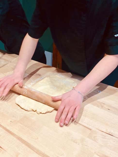 Paris: Millefeuille baking class with a chef - The Experience of the Professional Chef