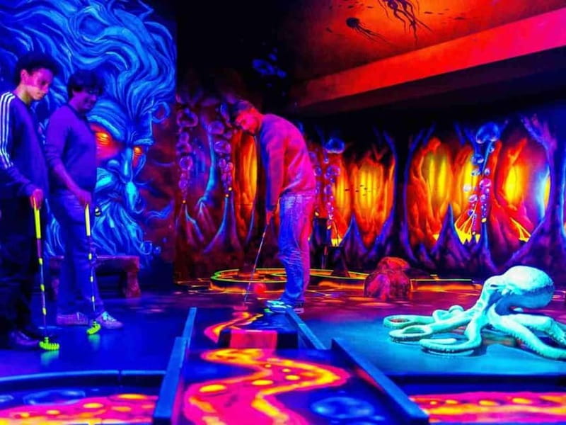 Paris: Mini Golf and Climbing Combo Ticket - Key Points