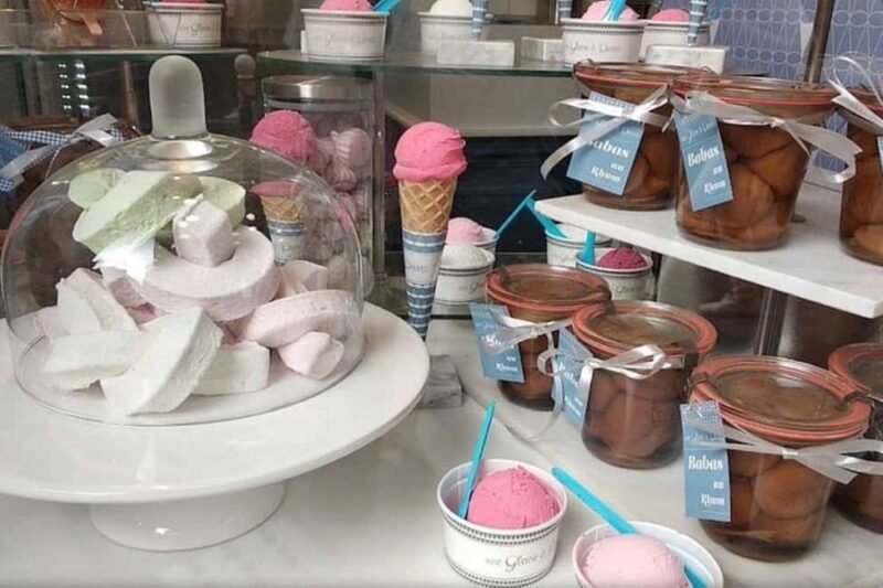 Paris: Montmartre Chocolate and Pastry Walking Tour - Iconic Sacré-Cœur and Its Panoramic View