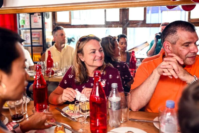 Paris: Montmartre Food Tour with 8+ Food Tastings & Wines - Meeting Points, Timing, and Accessibility