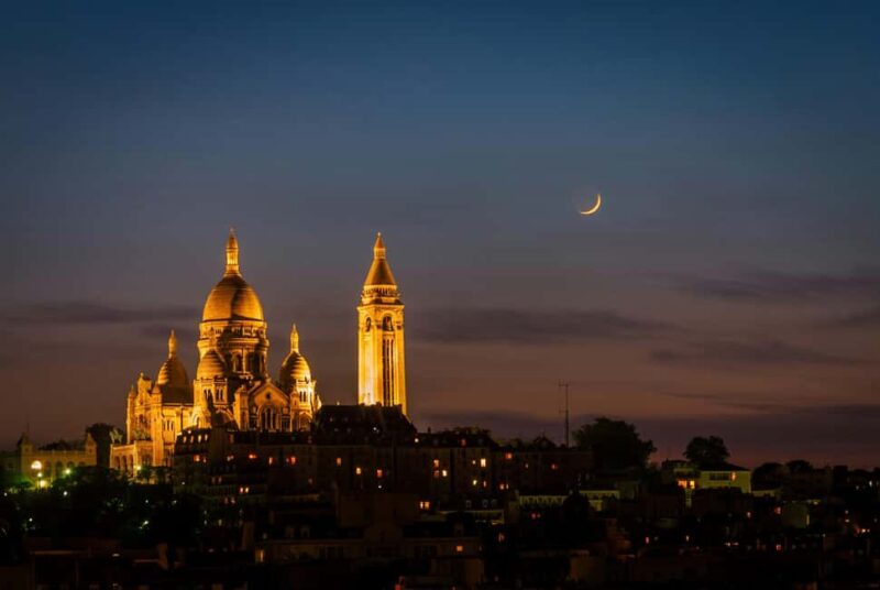 Paris: Montmartre Guided Walking Tour with Food Tasting - Visiting Sacré-Cœur Basilica and Its Panoramic Views