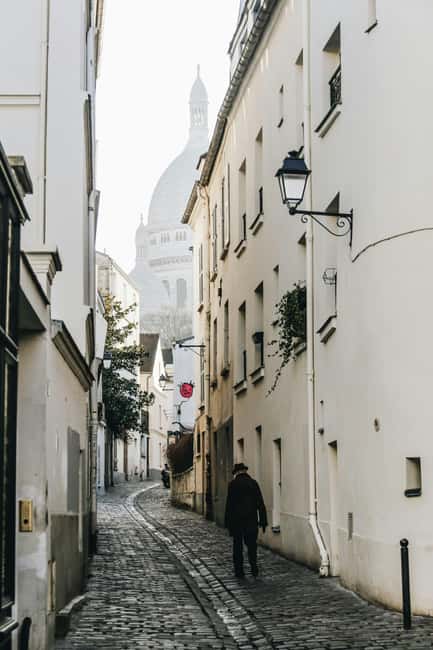 Paris: Montmartre hidden gems walking Tour with Local Guide - Discovering Place du Tertre and Artistic Traditions