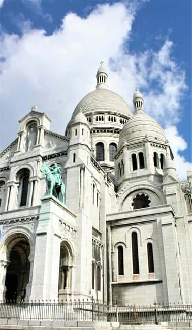 Paris: Montmartre hidden gems walking Tour with Local Guide - The View from Montmartre’s Highest Hill