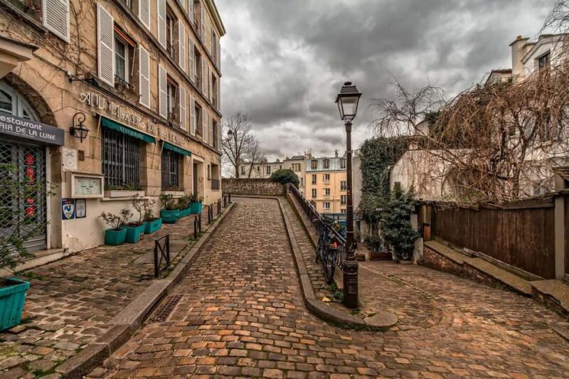 Paris: Montmartre hidden gems walking Tour with Local Guide - Practical Details and Group Experience