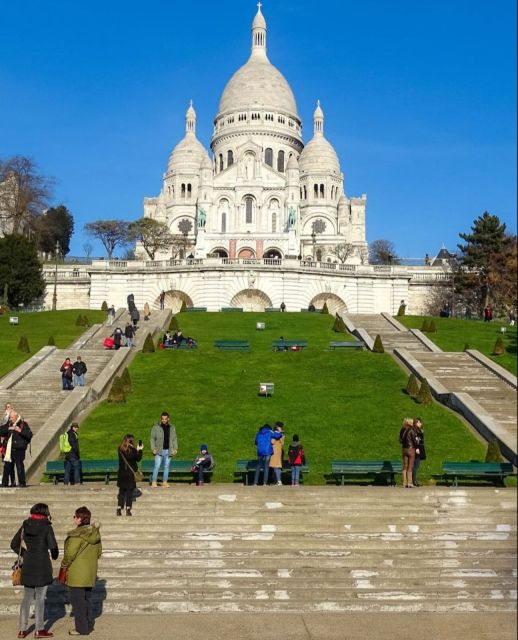 Paris: Montmartre Hill & Sacré-Cur Guided Walking Tour - Meeting Point and Flexibility