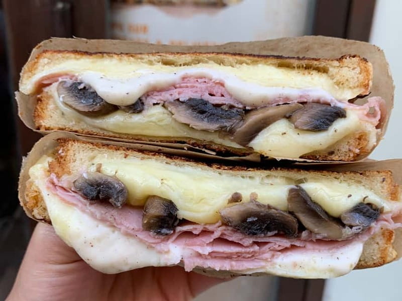 Paris: Montmartre/Pigalle Foodie Tour with Tastings - Discover Montmartre’s Authentic Food Scene