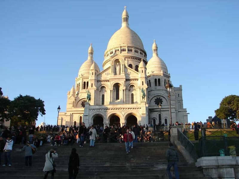 Paris: Montmartre Private Guided Walking Tour - The Starting Point: Meeting Your Guide at Metro Blanche